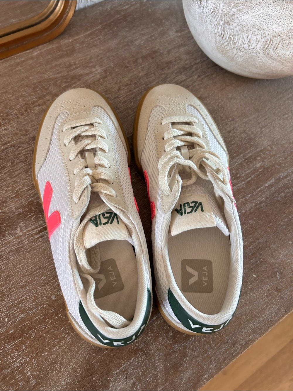 New Veja Exclusive Volley Sneakers Lunar Sari Poker - Picture 5 of 7